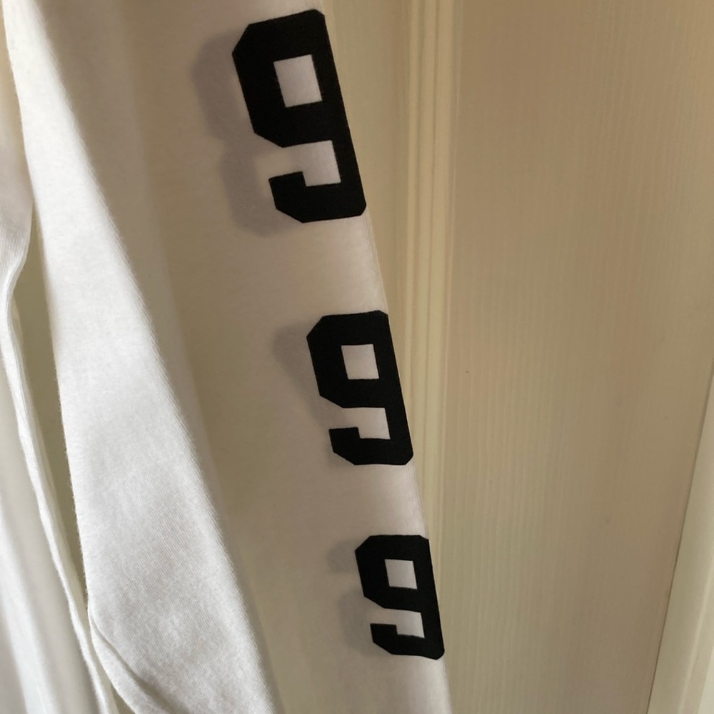 Air Jordan White Long Sleeve Shirt Size M - Picture 7 of 11